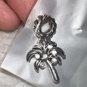 GRANDMA’S JEWELRY. NEW PALM TREE CHARM. MUST BE BUNDLED